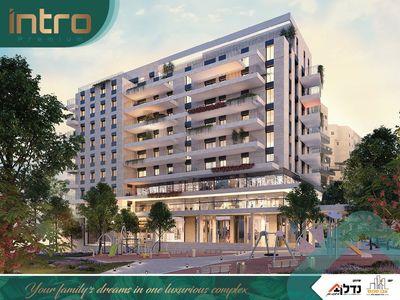 Intro | Expansive Living with a Private Pool and Terrace