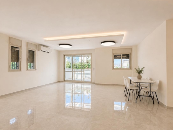 Nachal Dolev | A Newly Renovated Home with Income Potential