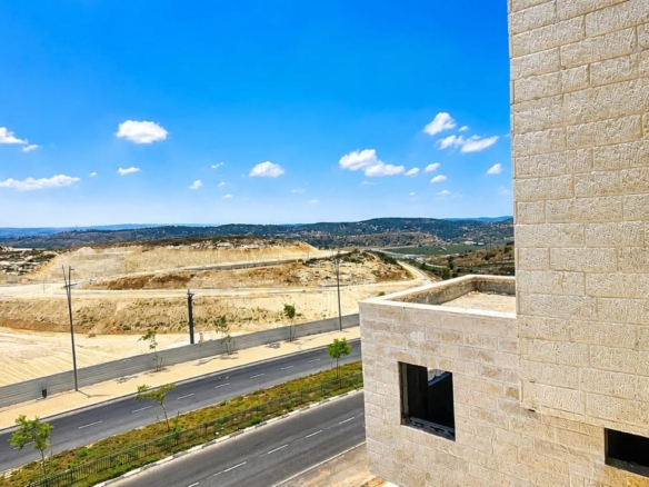 Yirmiyahu Hanavi | Space, Style and Possibility