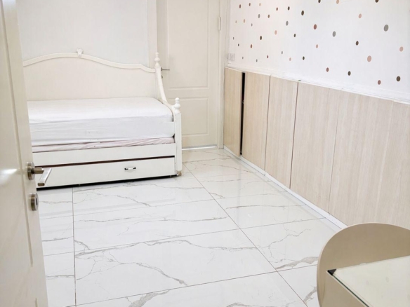 Yecheskel HaNavi | A Corner Garden Home with Room to Expand